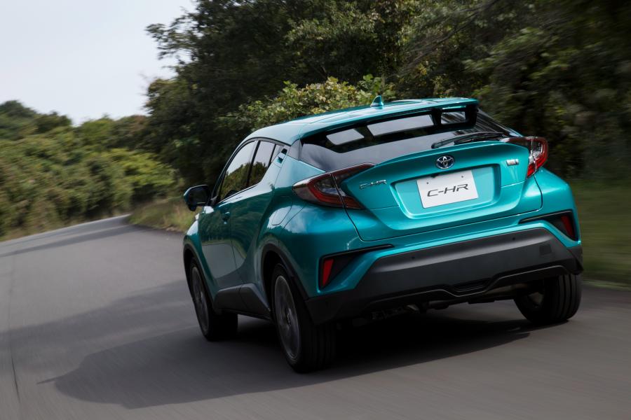  Toyota C-HR Hybrid 2016 года  (JP) (фото 16 из 18)